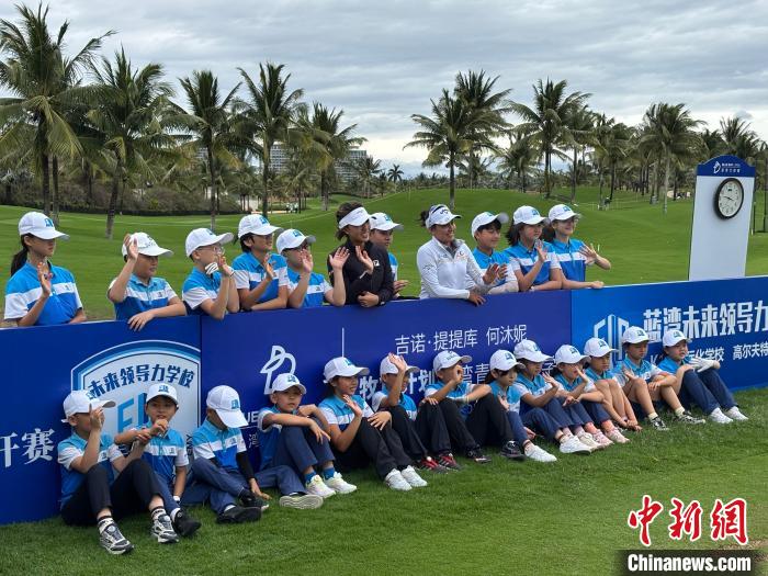 中国17将晋级蓝湾大师赛第二轮 何沐妮暂列第八