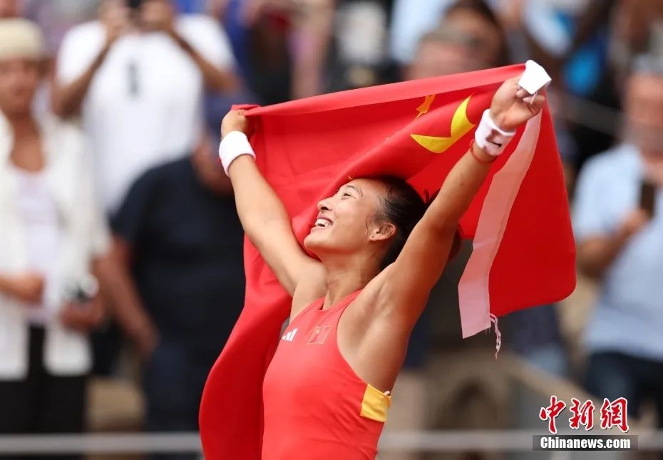 表彰大会刚落幕，郑钦文凌晨两点飞赴美国备战