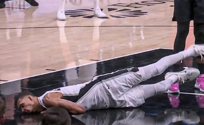 文班亚马受伤马刺惜败开拓者 系列赛1-1平局